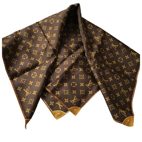 louis vuitton neck scarf.